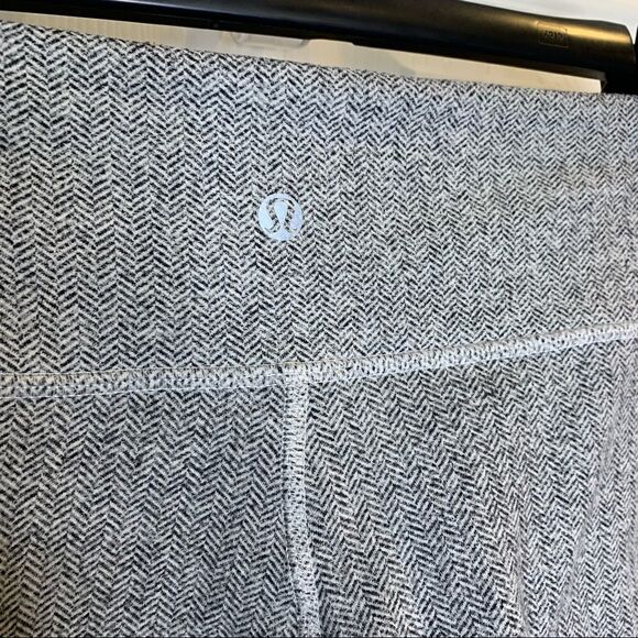 Lululemon Herringbone Ghost crop legging Size 6 - Picture 4 of 8